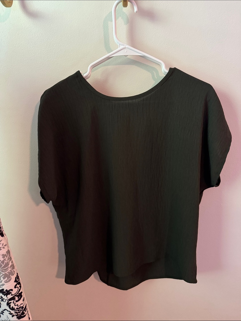 Women's deep green Short Sleeve Crewneck Top silky flowy size small